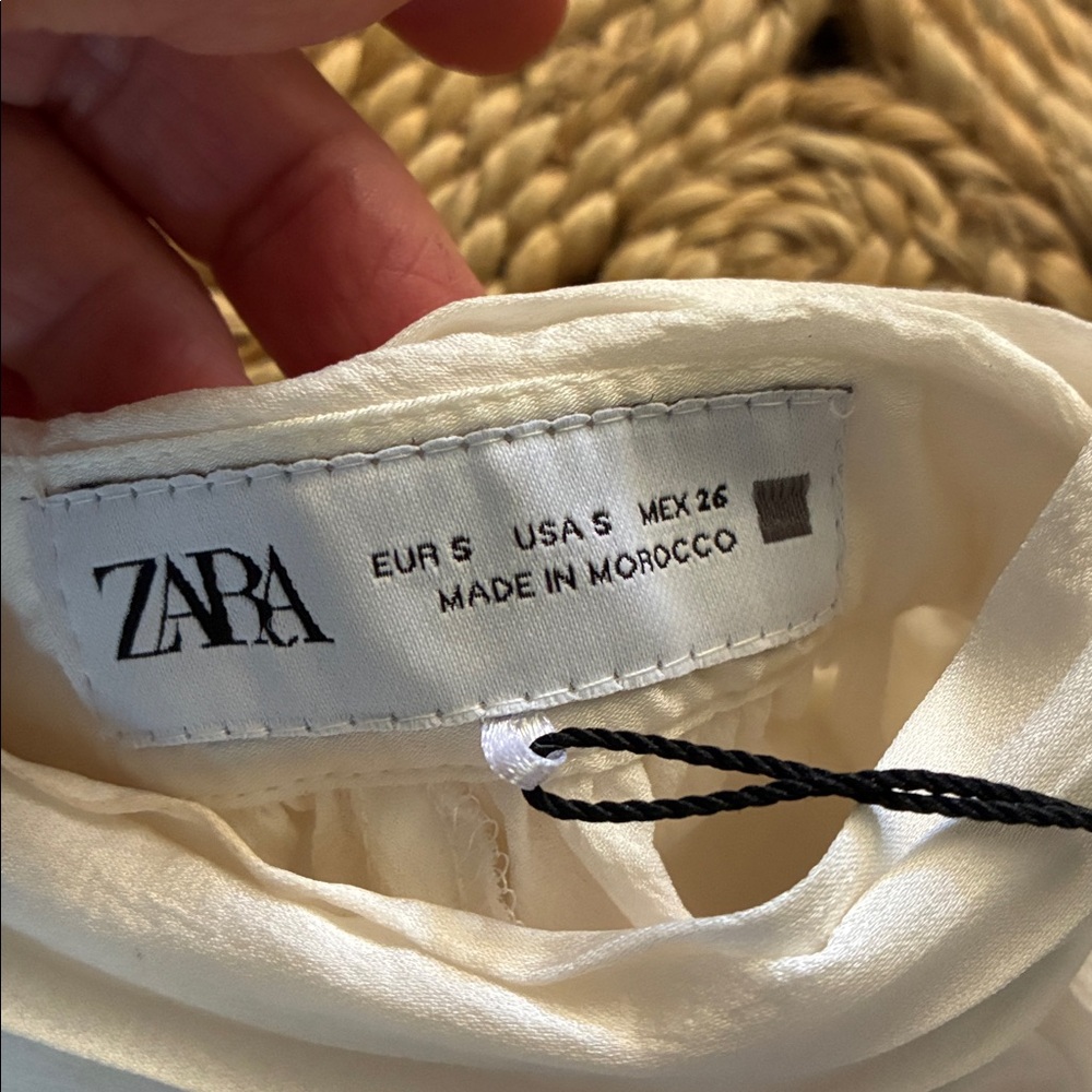 Zara Retro Ivory Ruffles Fold Blouse Size Small - Picture 2 of 6
